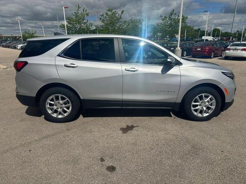 Silver 2022 Chevrolet Equinox 1LT