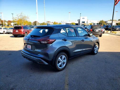 2024 Nissan Kicks S
