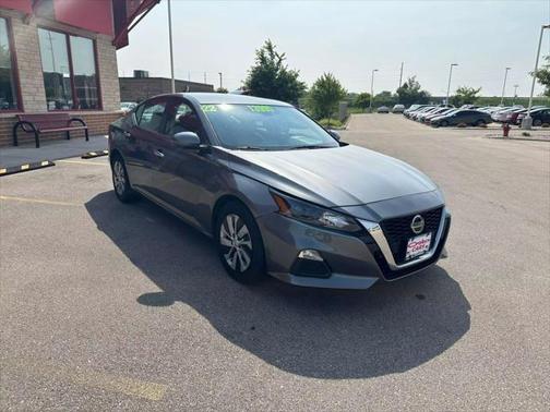 2022 Nissan Altima S FWD