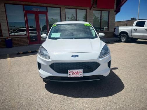 White 2021 Ford Escape SE