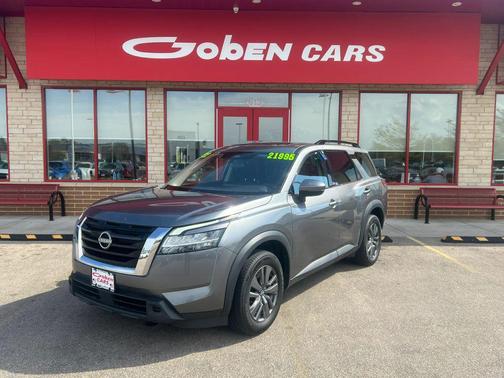 Gun Metallic 2022 Nissan Pathfinder SV 4WD