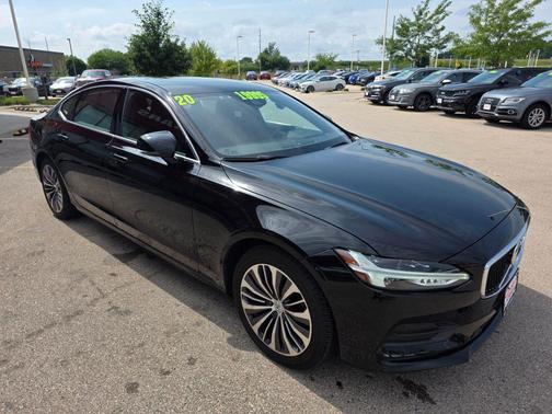 2020 Volvo S90 T6 Momentum