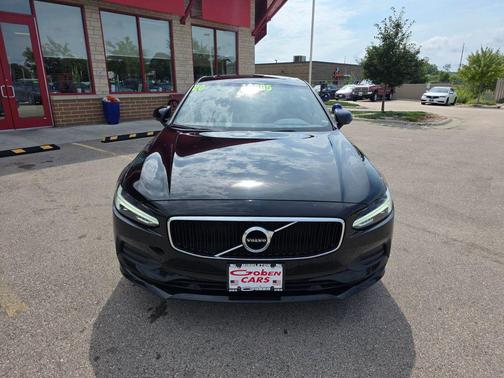 2020 Volvo S90 T6 Momentum