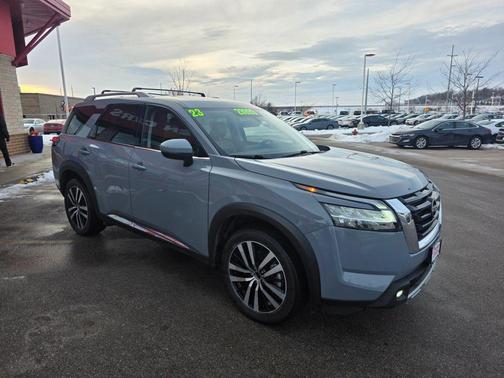 2023 Nissan Pathfinder Platinum 4WD