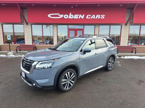 2023 Nissan Pathfinder Platinum 4WD