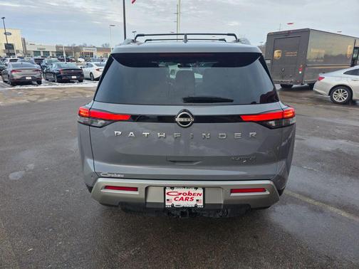 2023 Nissan Pathfinder Platinum 4WD