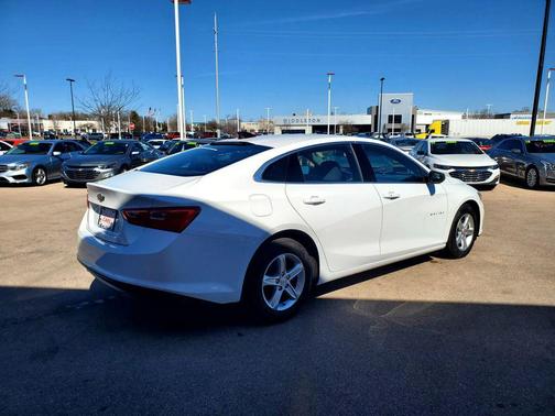 Summit White 2022 Chevrolet Malibu 1LS