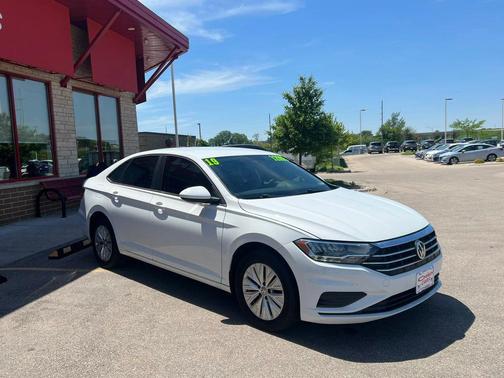 White 2019 Volkswagen Jetta 1.4T SE