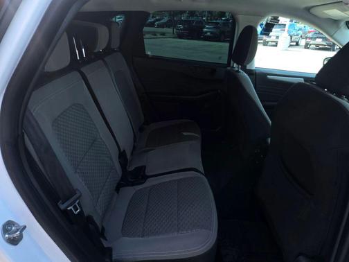 White 2022 Ford Escape SE