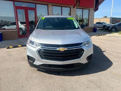 Silver Ice Metallic 2020 Chevrolet Traverse LS
