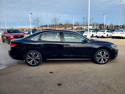 2022 Volkswagen Passat 2.0T SE