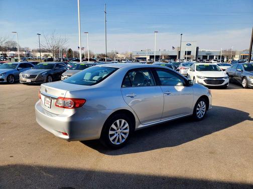 Classic Silver Metallic 2013 Toyota Corolla LE