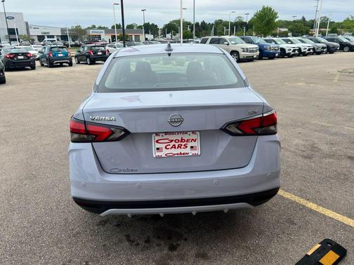 Gray 2024 Nissan Versa 1.6 SV