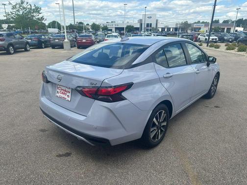 Gray 2024 Nissan Versa 1.6 SV