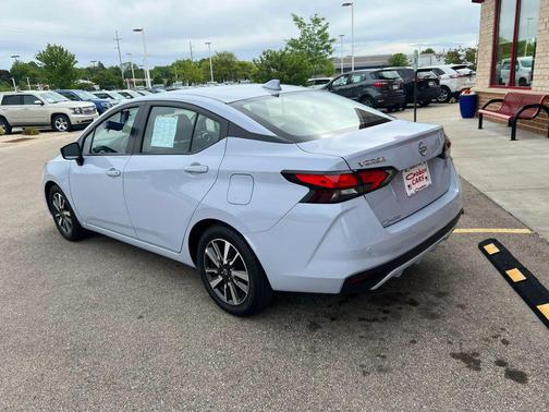 Gray 2024 Nissan Versa 1.6 SV