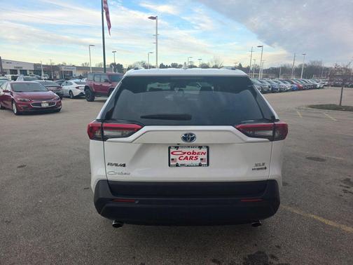 2020 Toyota RAV4 Hybrid XLE