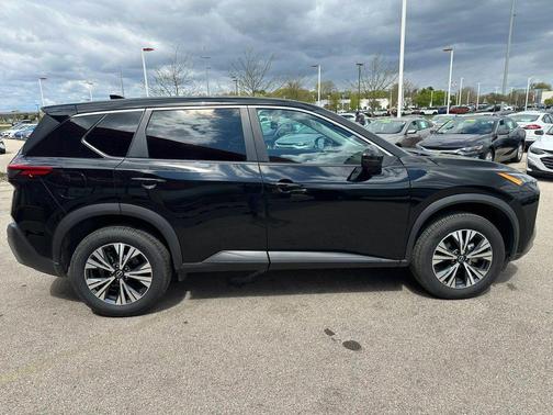 Super Black 2022 Nissan Rogue SV