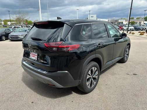 Super Black 2022 Nissan Rogue SV