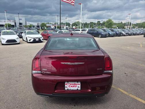 2019 Chrysler 300 Touring
