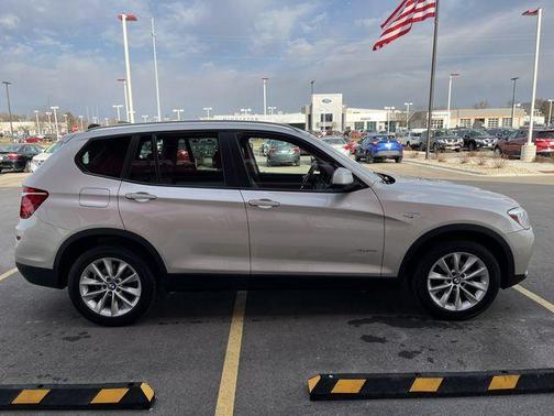 Photo 5 of 17 of 2017 BMW X3 xDrive28i