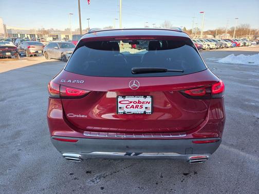 2021 Mercedes-Benz GLA 250 Base 4MATIC