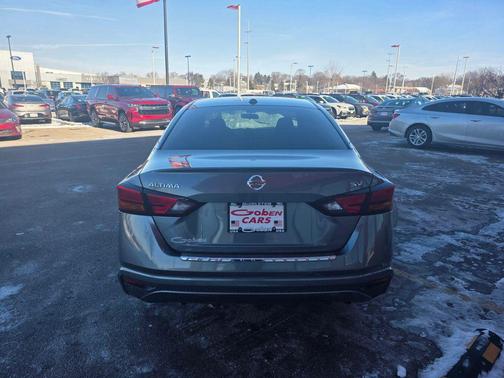 2021 Nissan Altima 2.5 SV