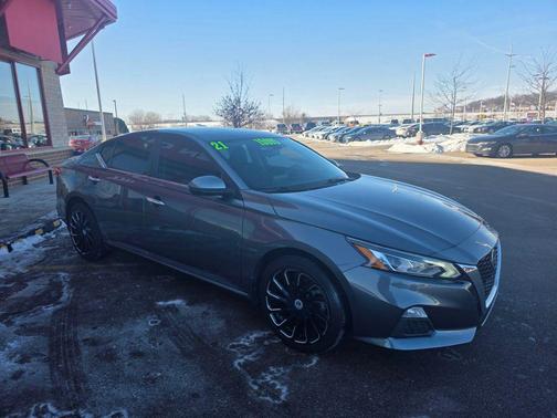 2021 Nissan Altima 2.5 SV