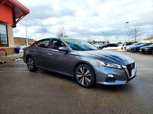 2022 Nissan Altima 2.5 SV