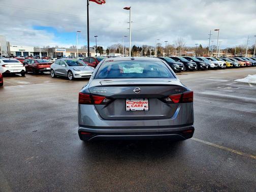 2022 Nissan Altima 2.5 SV