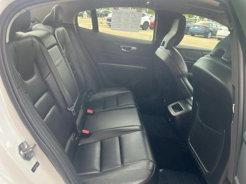 2019 Volvo S60 T5 Momentum
