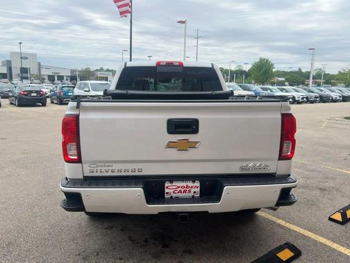 Iridescent Pearl Tricoat 2017 Chevrolet Silverado 1500 High Country
