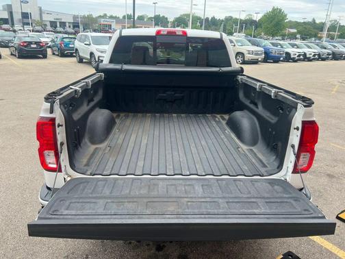 Iridescent Pearl Tricoat 2017 Chevrolet Silverado 1500 High Country