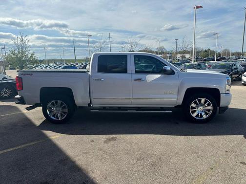 Iridescent Pearl Tricoat 2017 Chevrolet Silverado 1500 High Country