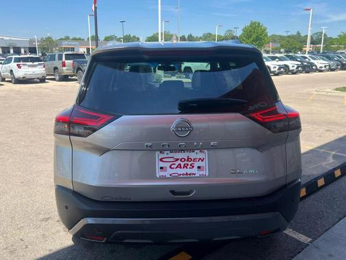Champagne Silver Metallic 2023 Nissan Rogue SL