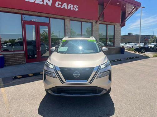 Champagne Silver Metallic 2023 Nissan Rogue SL