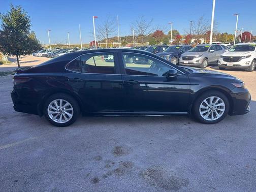 Midnight Black Metallic 2024 Toyota Camry SE