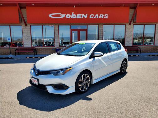 Blizzard Pearl 2017 Toyota Corolla iM Base