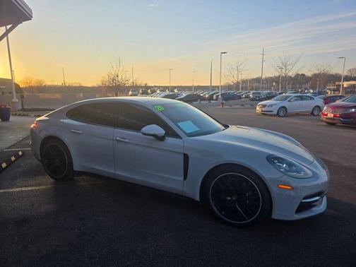2020 Porsche Panamera 4