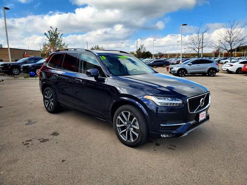 2019 Volvo XC90 T6 Momentum