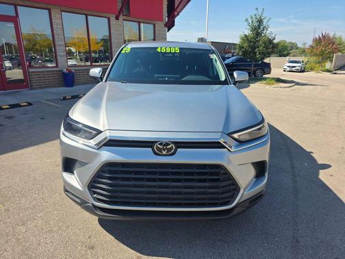 2025 Toyota Highlander LE