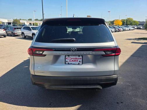 2025 Toyota Highlander LE