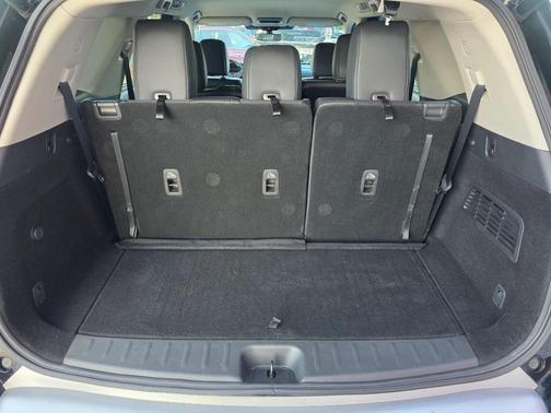 2024 Nissan Pathfinder SL FWD