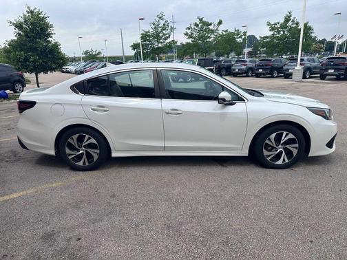Crystal White Pearl 2022 Subaru Legacy Premium