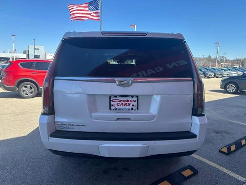 2017 Cadillac Escalade Luxury