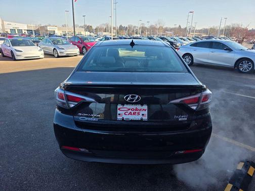 2016 Hyundai SONATA Hybrid Limited