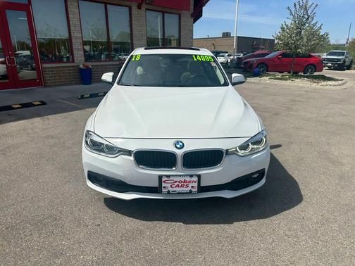 White 2018 BMW 320 i