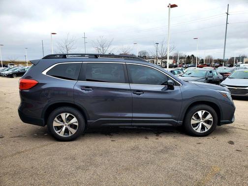 Magnetite Gray Metallic 2023 Subaru Ascent Premium 8-Passenger