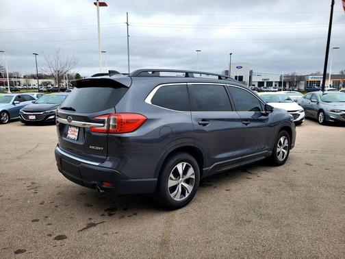 Magnetite Gray Metallic 2023 Subaru Ascent Premium 8-Passenger