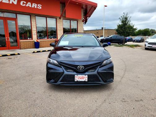 2022 Toyota Camry SE
