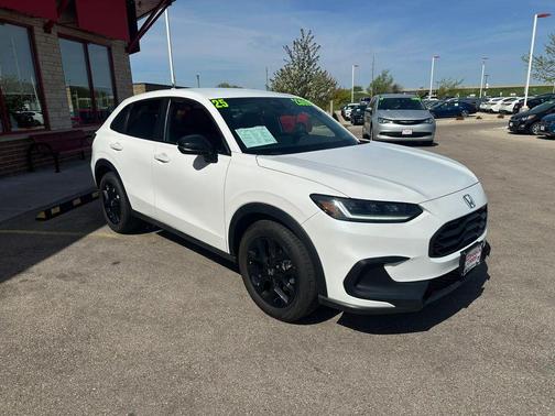 Platinum White Pearl 2025 Honda HR-V AWD Sport